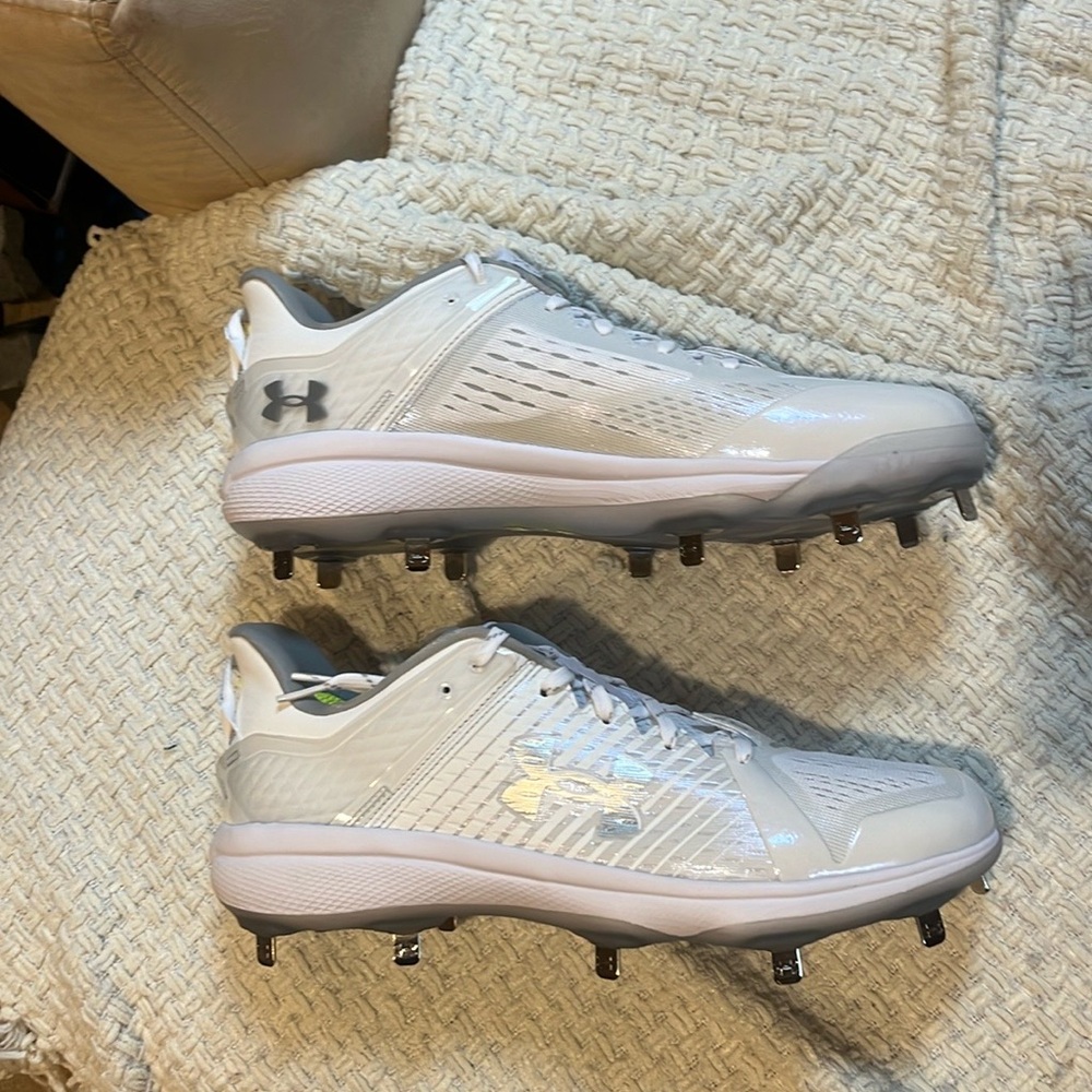 NWT Men’s Under Armour baseball cleats